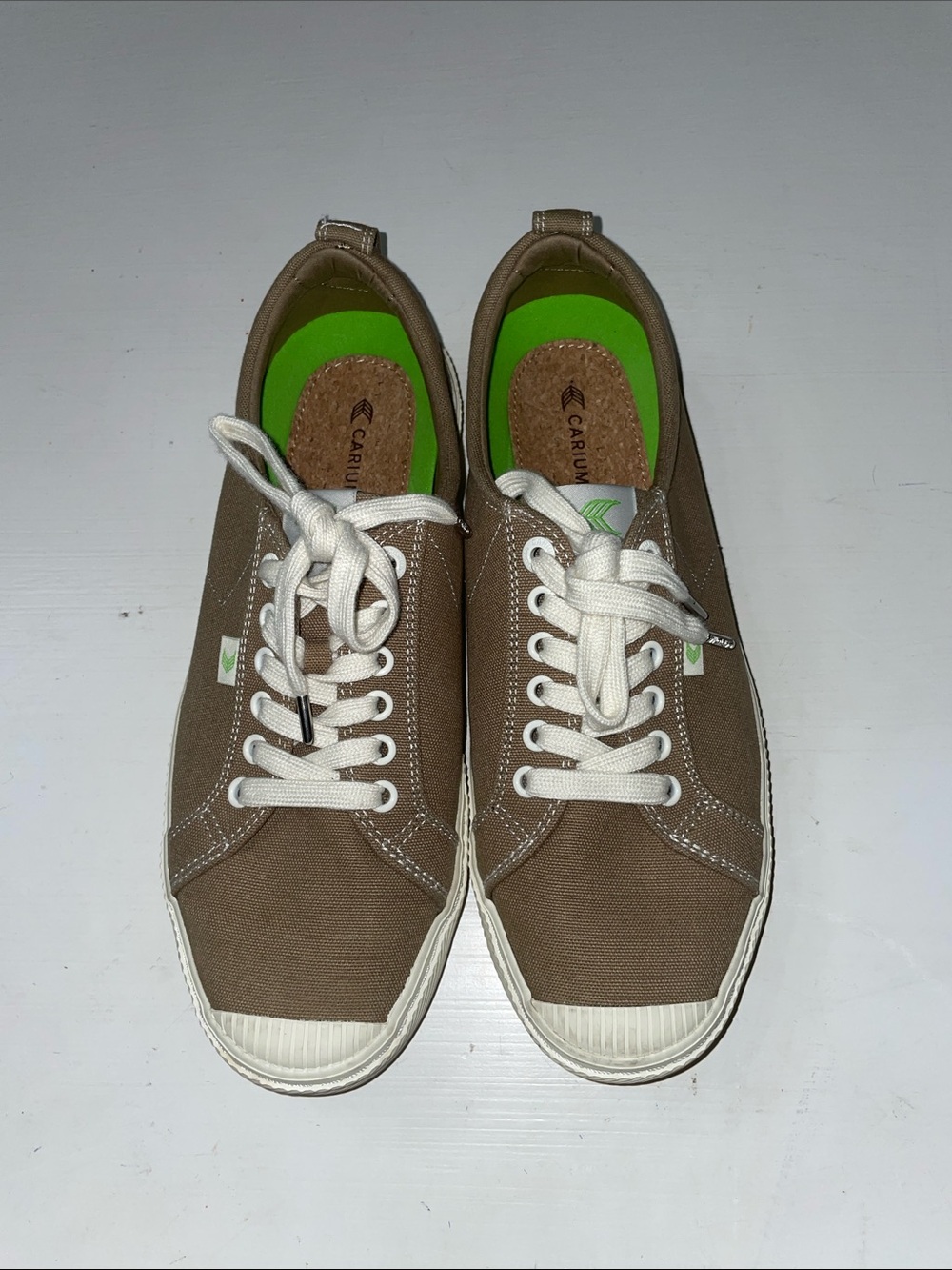 Cariuma OCA Low Burnt Sand Canvas shoe women’s 11 men’s 9.5